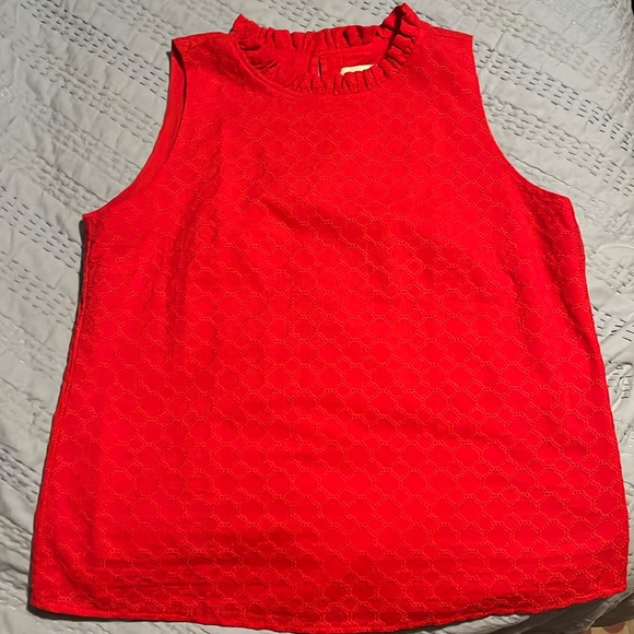 Red sleeveless cotton eyelet blouse. With key hole back. - Picture 1 of 5